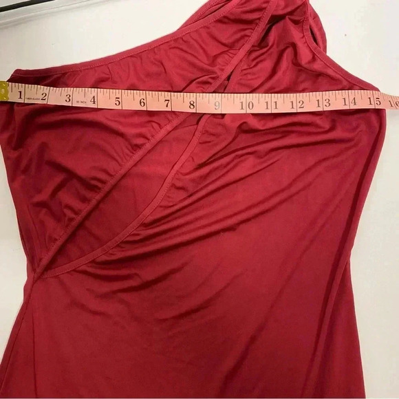 Red Bodycon Mini Dress Size Medium With Chest Cutout Sexy Black Shoulder Flirty - Picture 3 of 14